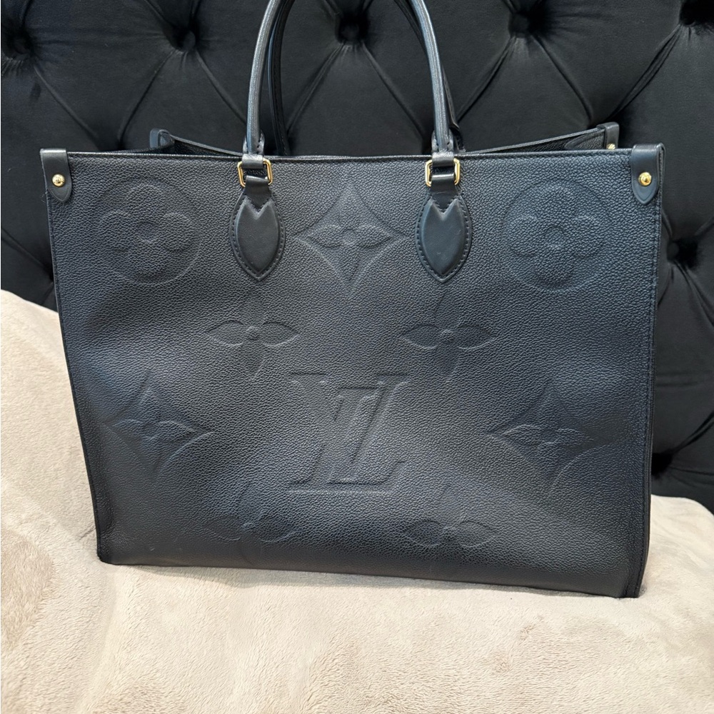Louis Vuitton Black ONTHEGO GM